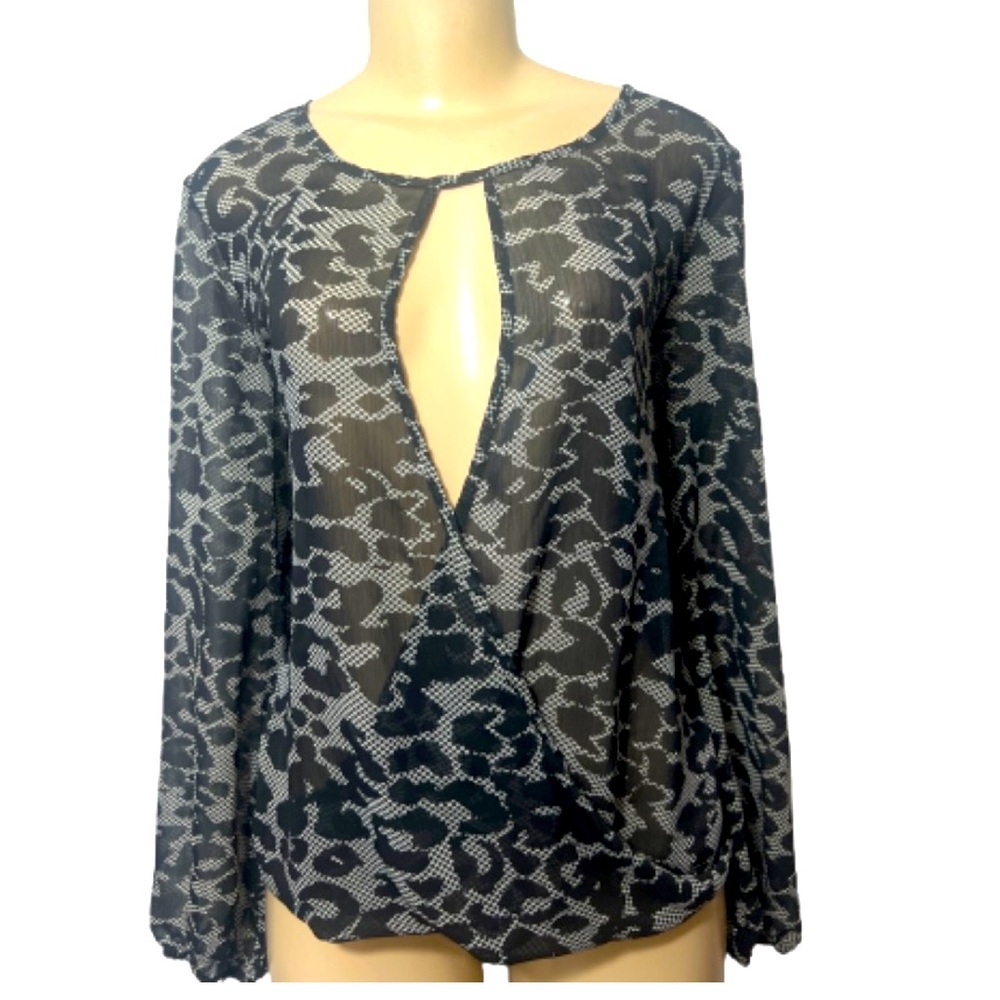 JohnPaulRichard Black & Gray Cut Out printed Blouse ballon sleeve size large